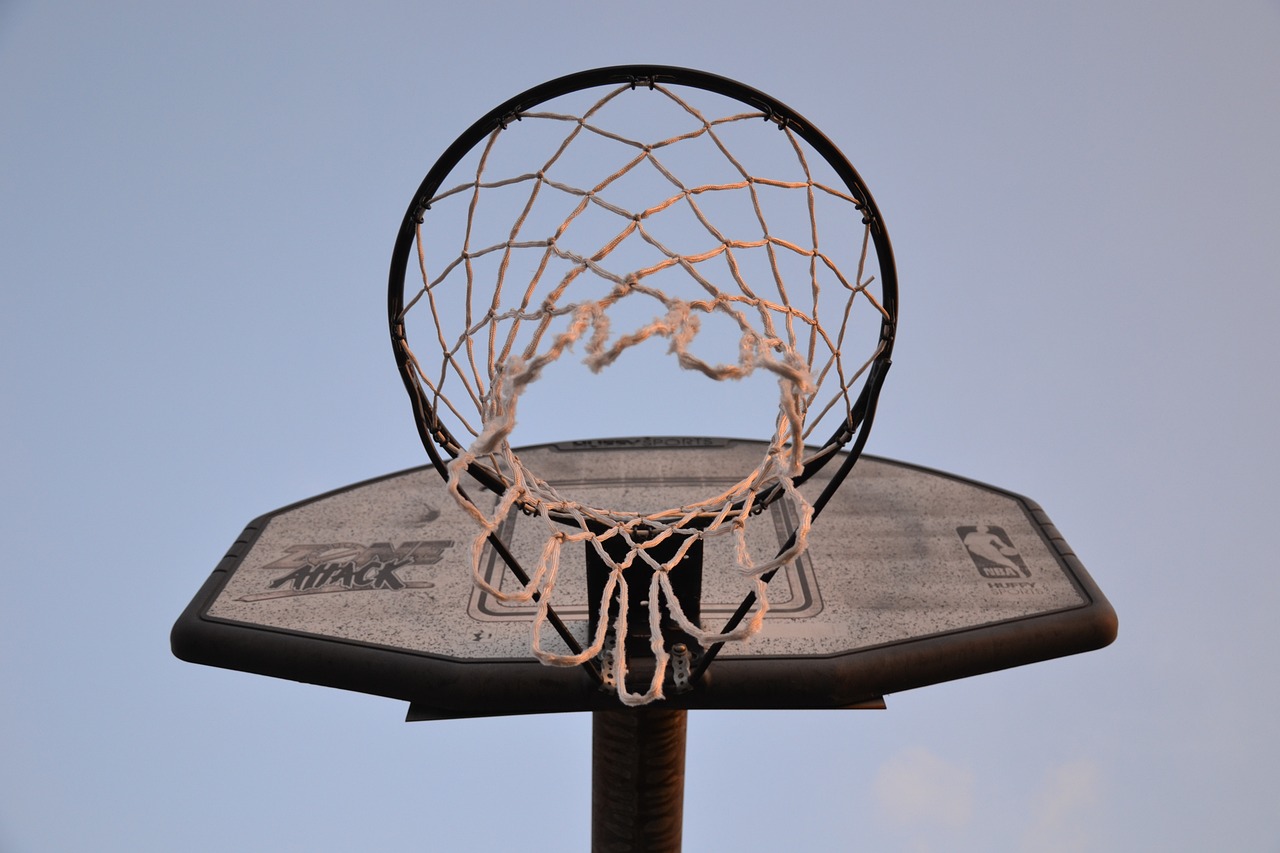转播NBA的电视台，展现篮球魅力的舞台