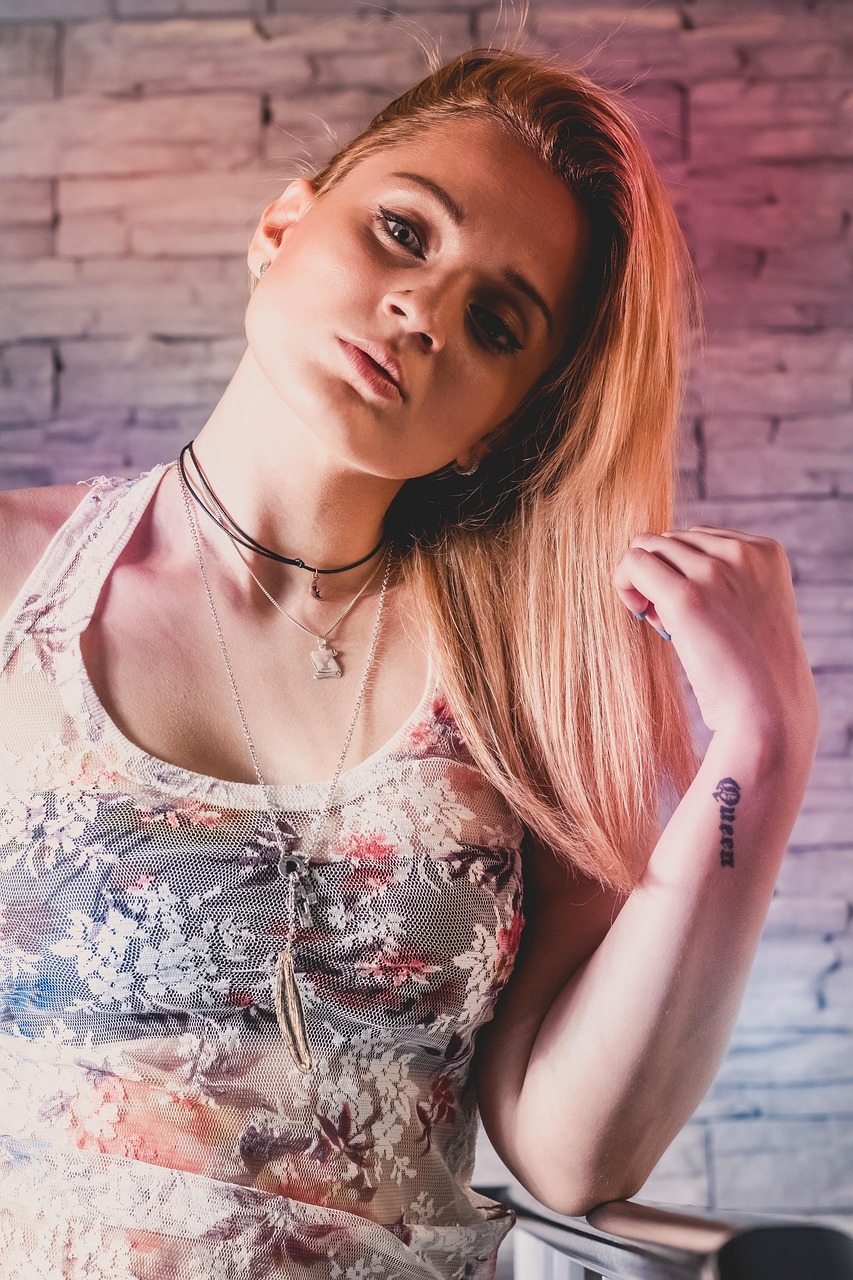 美女护士电影中的温暖瞬间与护理之美
